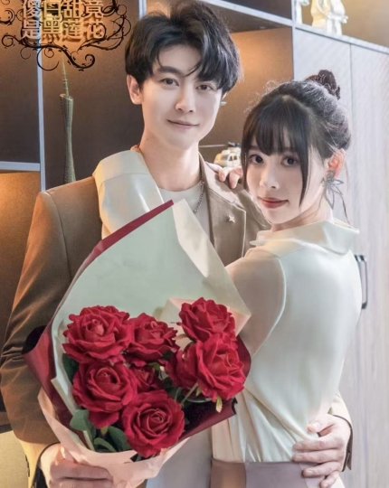 傻白甜竟是黑莲花